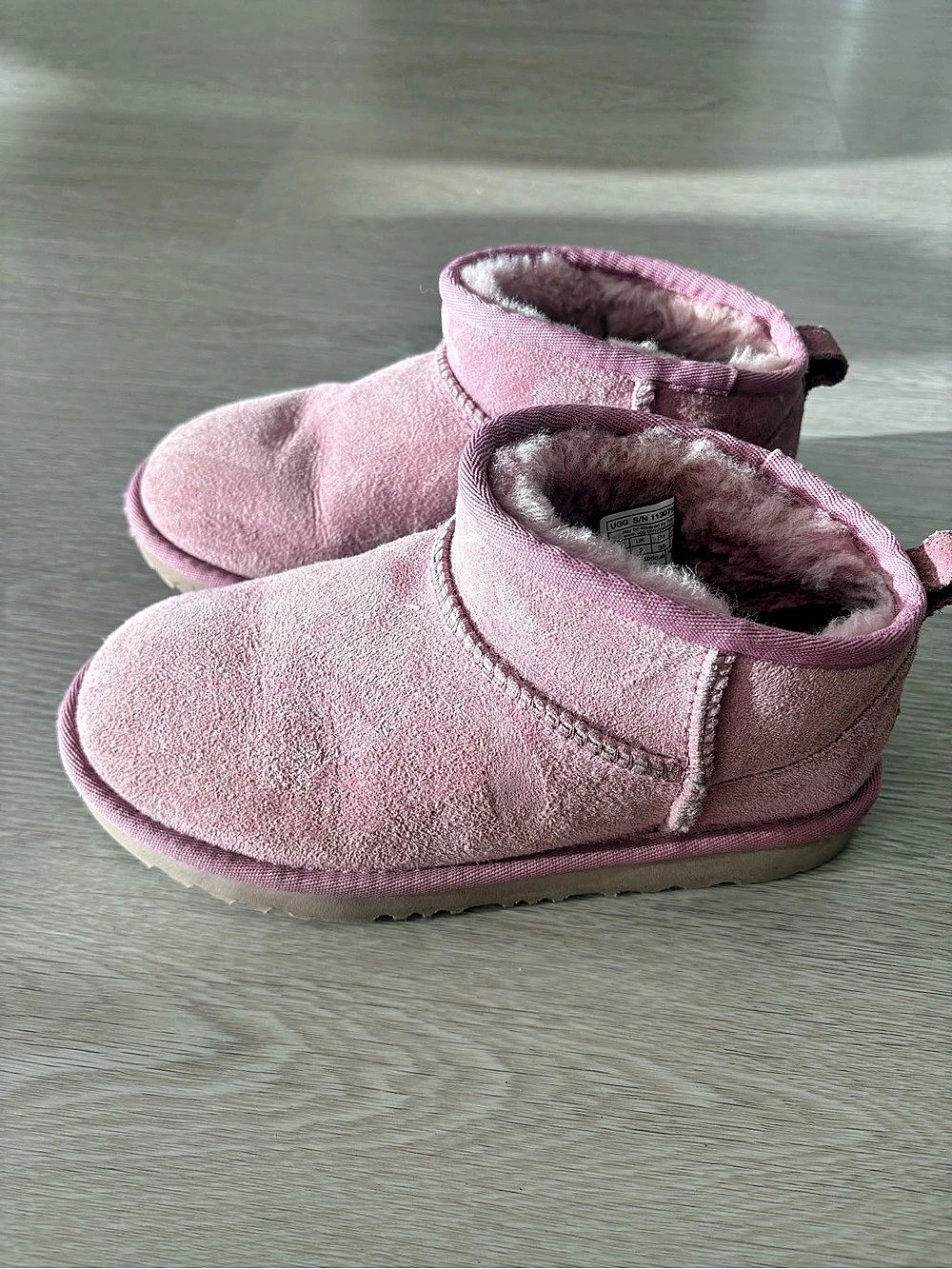 UGG Classic Mini Pink Girls US 3 Boots